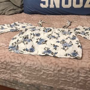 American eagle 🦅 cold shoulder blouse